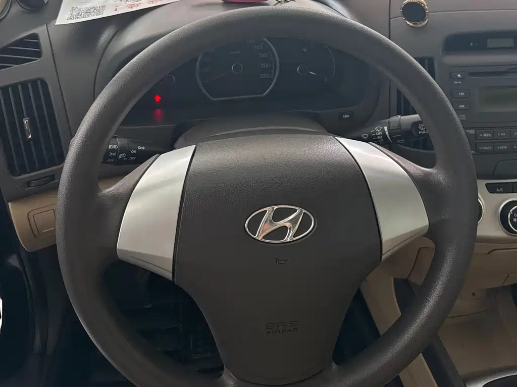HYUNDAI CELESTA 2009