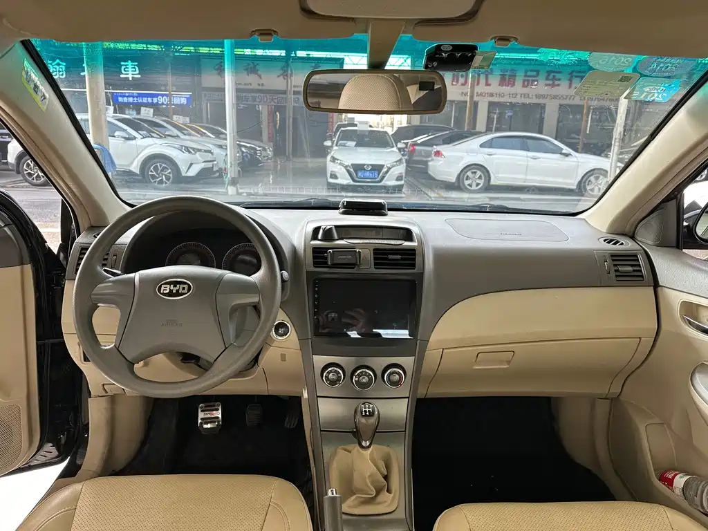 BYD L3 2013