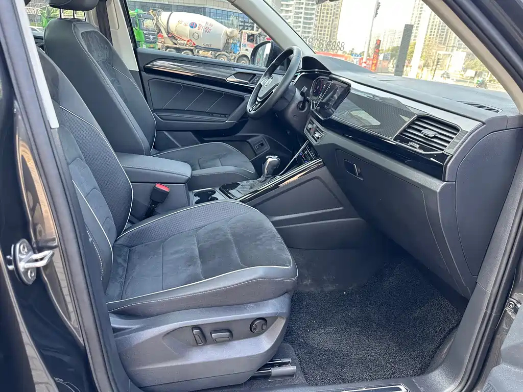 VOLKSWAGEN TAYRON 2020