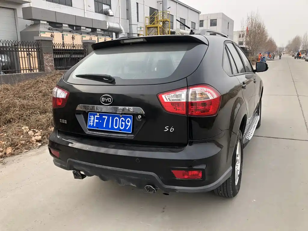BYD S6 2015