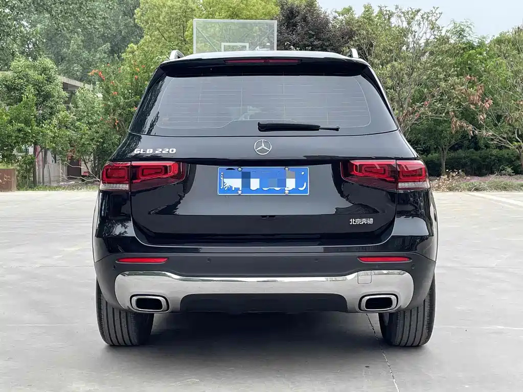 MERCEDES BENZ GLB 2023