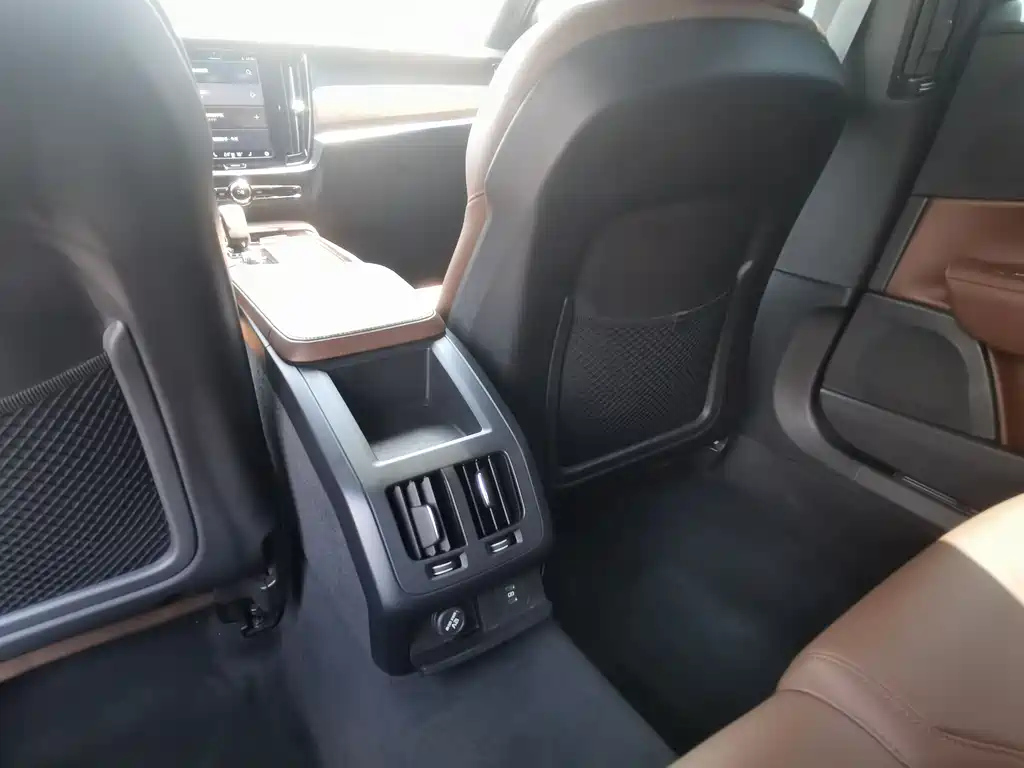 VOLVO S90 2022
