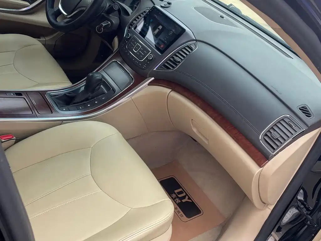 ROEWE 950 2015