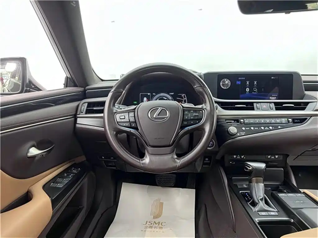 LEXUS ES 2021