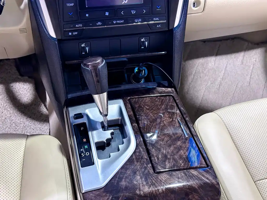 TOYOTA CAMRY 2016