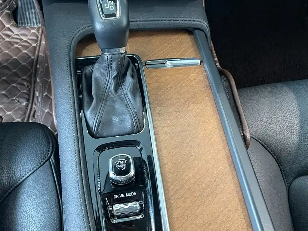 VOLVO S90 2020
