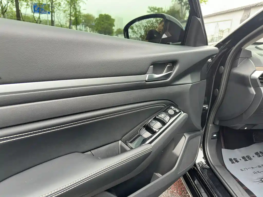NISSAN TEANA 2022