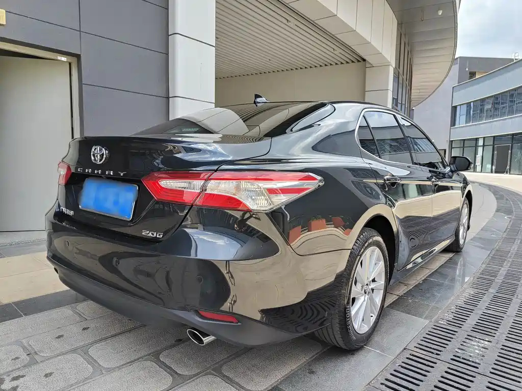 TOYOTA CAMRY 2022
