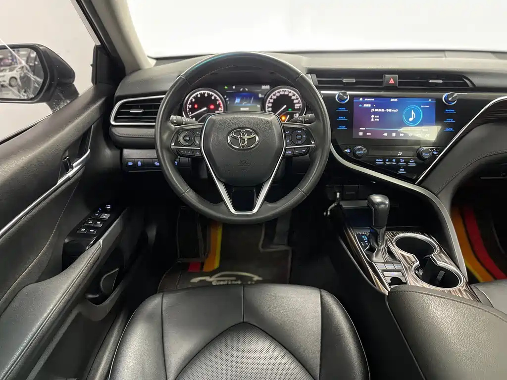 TOYOTA CAMRY 2021