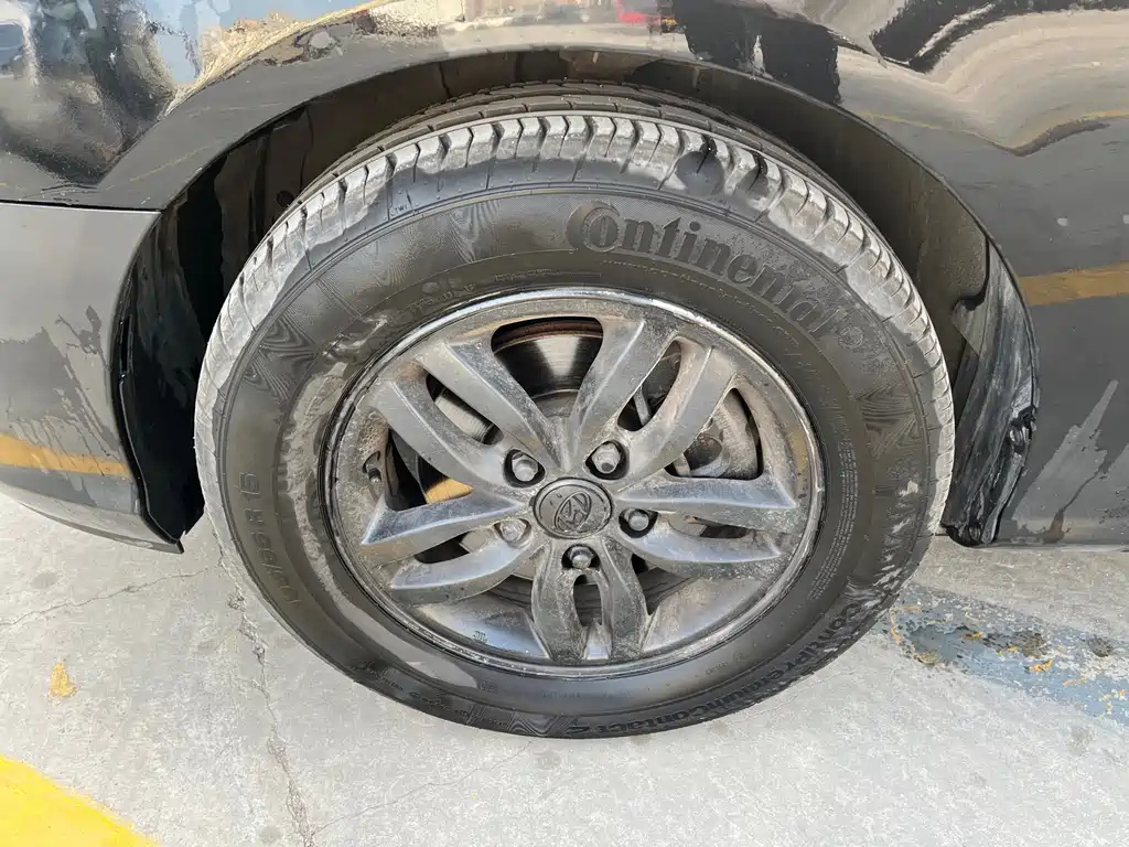 HYUNDAI CELESTA 2012