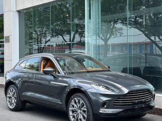 ASTON MARTIN DBX