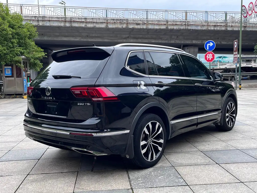 VOLKSWAGEN TIGUAN L 2021