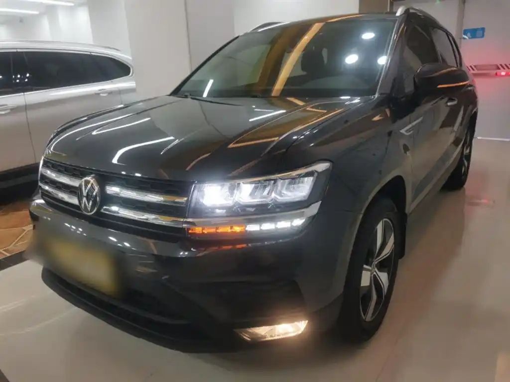 VOLKSWAGEN THARU 2021