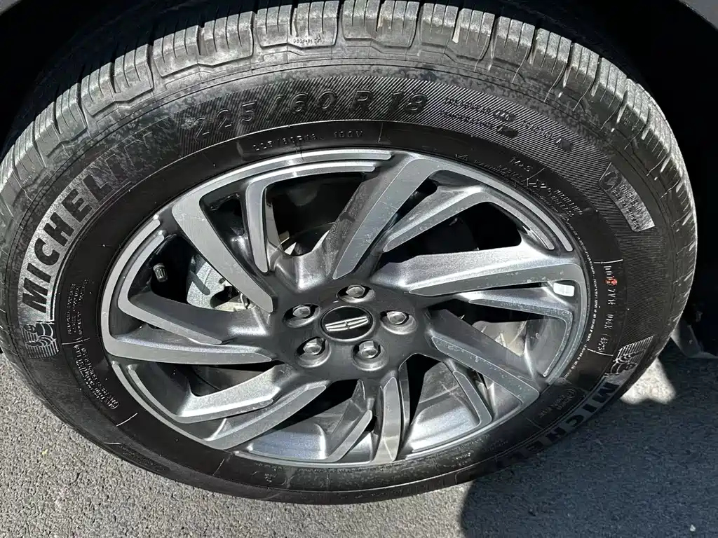 LINCOLN ADVENTURER 2024