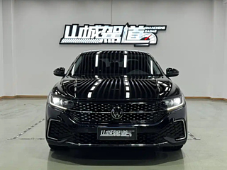 VOLKSWAGEN PASSAT 2024