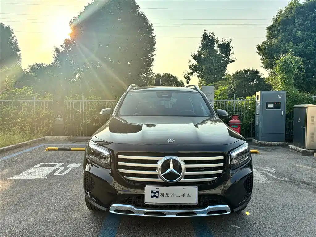 MERCEDES BENZ GLB 2025