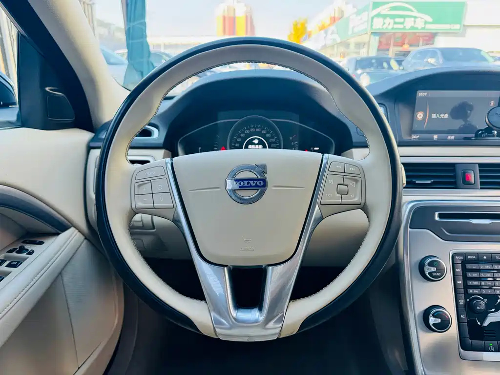 VOLVO S80L 2014