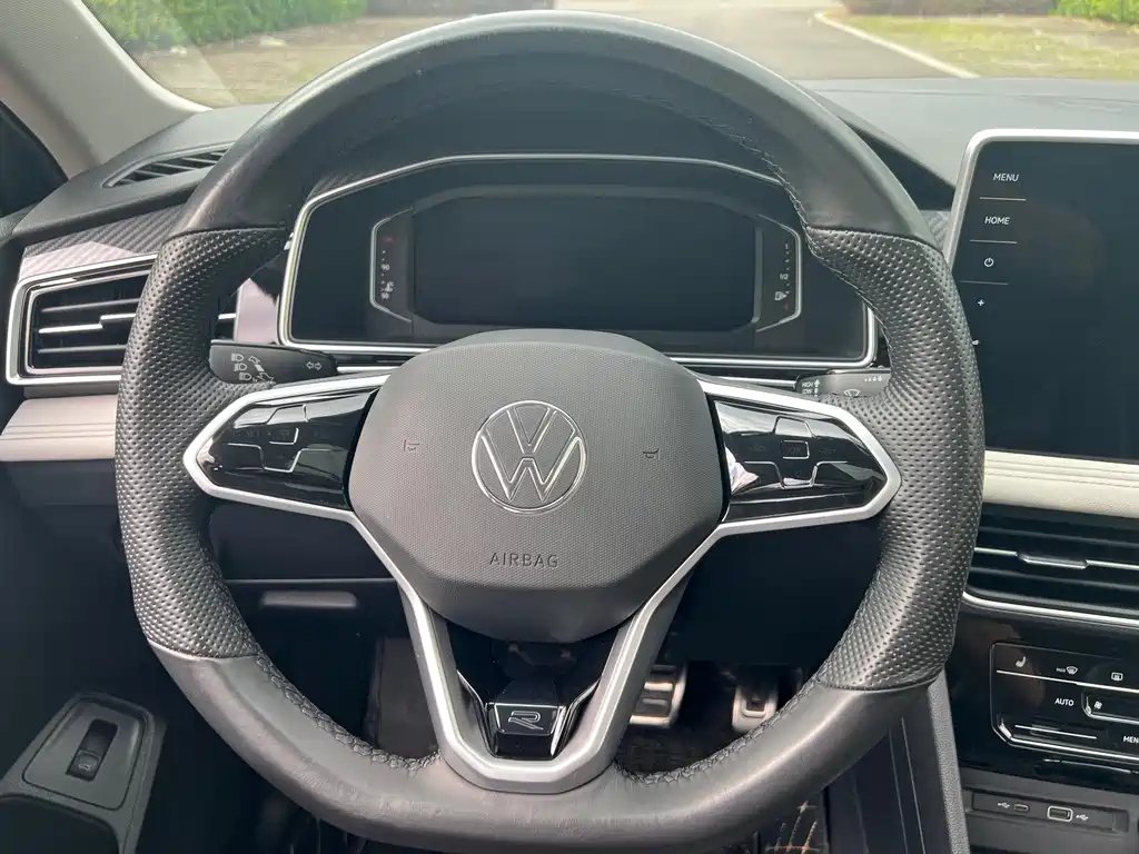VOLKSWAGEN TIGUAN L 2021