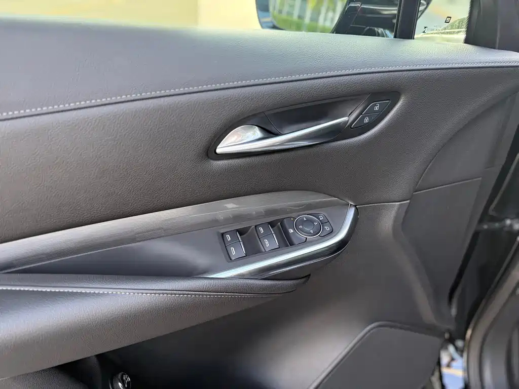 CADILLAC XT4 2024