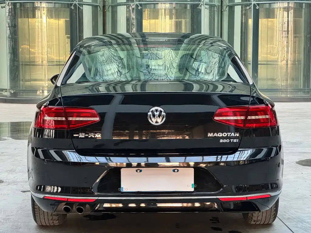 VOLKSWAGEN MAGOTAN 2018