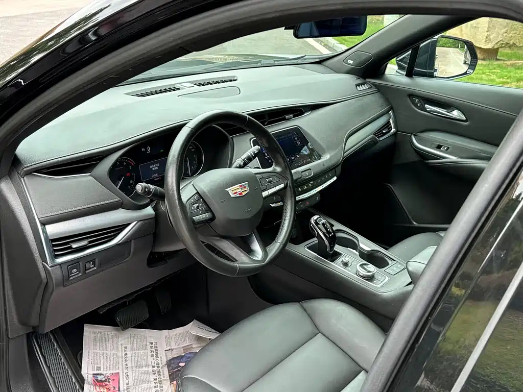 CADILLAC XT4 2021