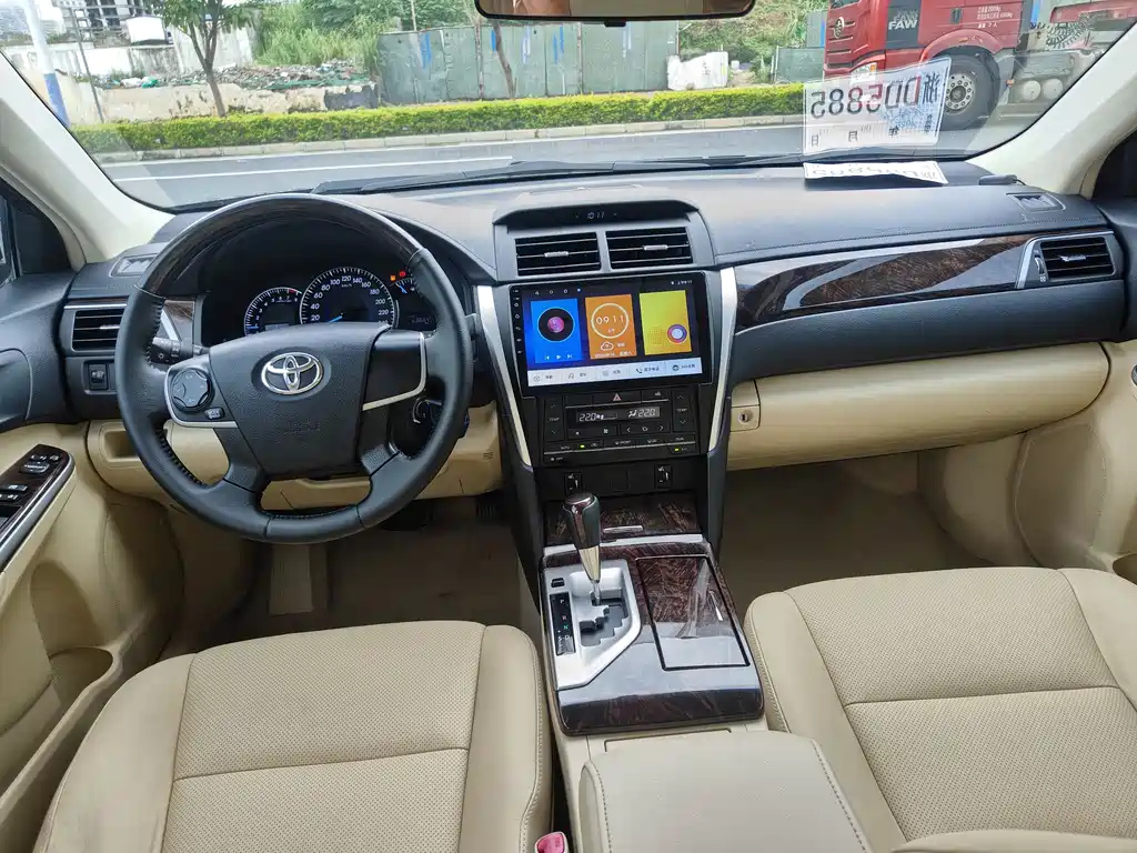 TOYOTA CAMRY 2015