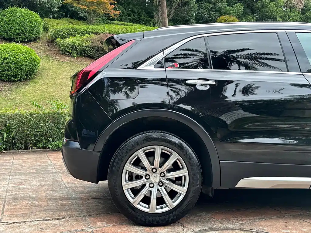 CADILLAC XT4 2021