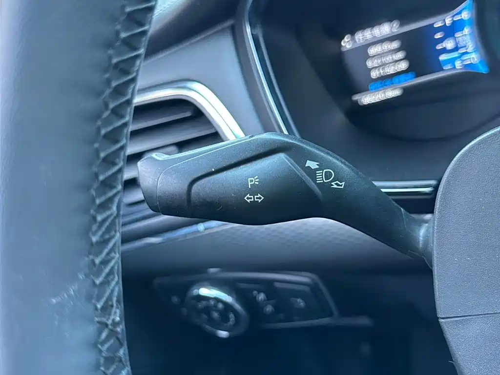 FORD TAURUS 2015