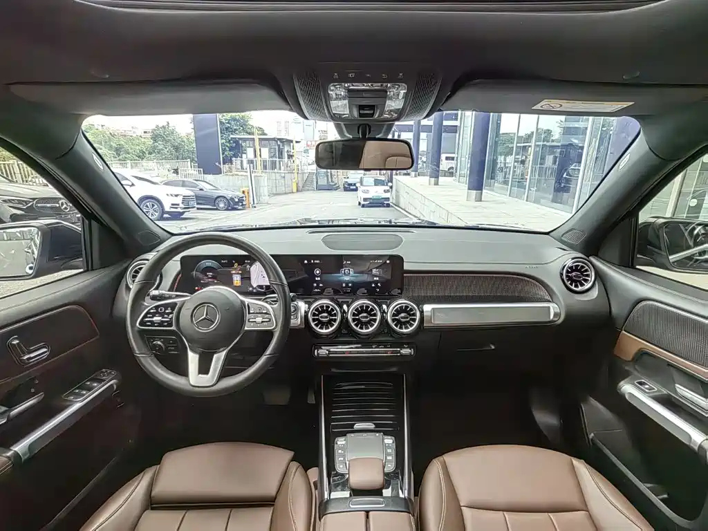 MERCEDES BENZ GLB 2023