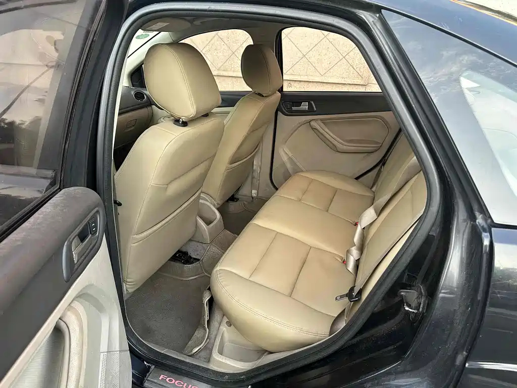 FORD FOCUS 2013