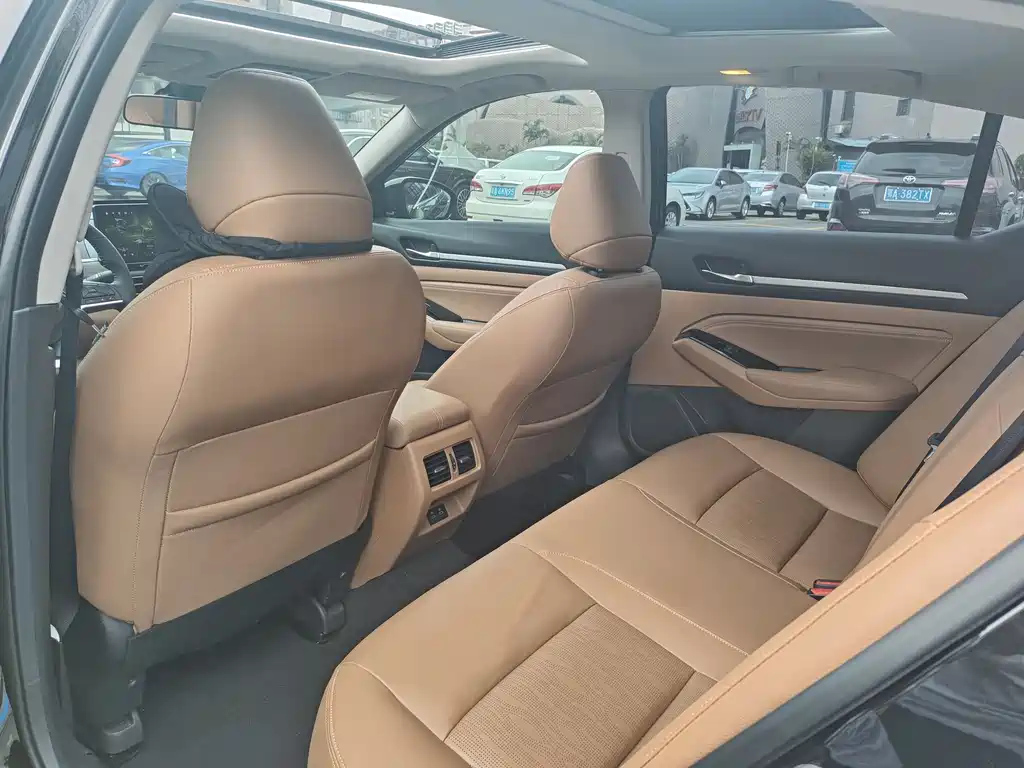 NISSAN TEANA 2023