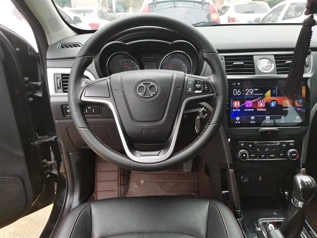 BAIC SENOVA X55 2016