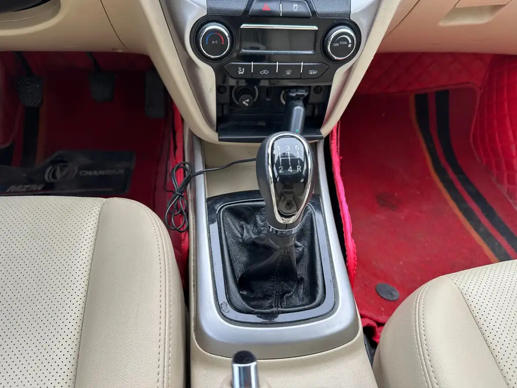 CHANGAN EADO 2015