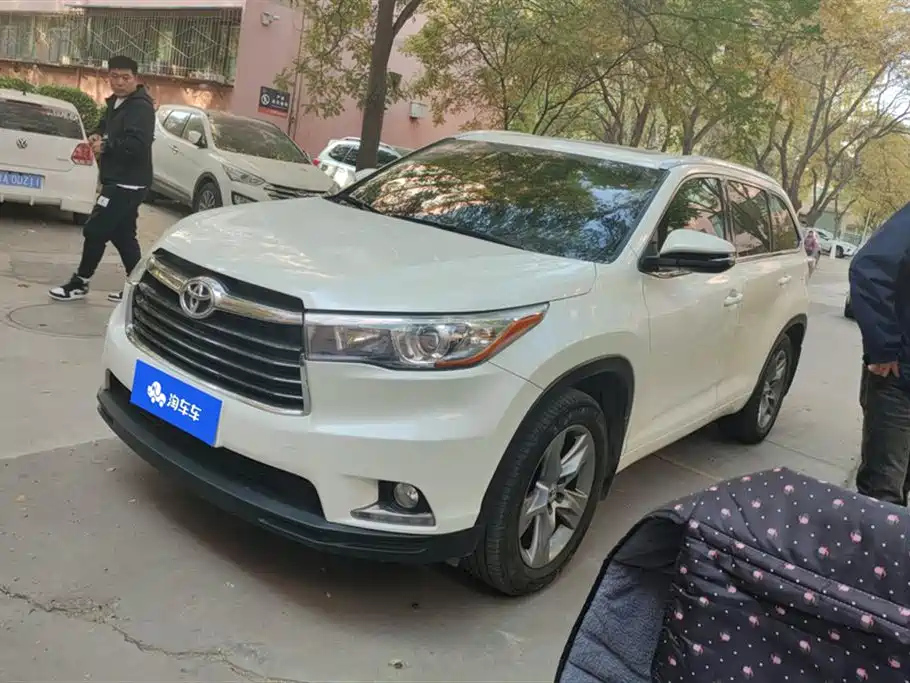 TOYOTA HIGHLANDER