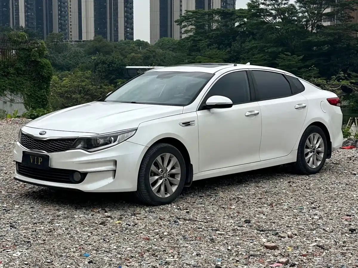KIA K5