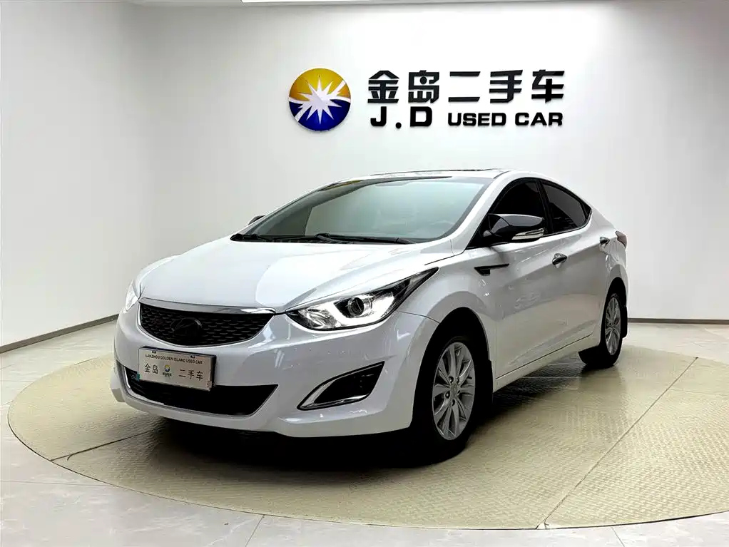 HYUNDAI ELANTRA