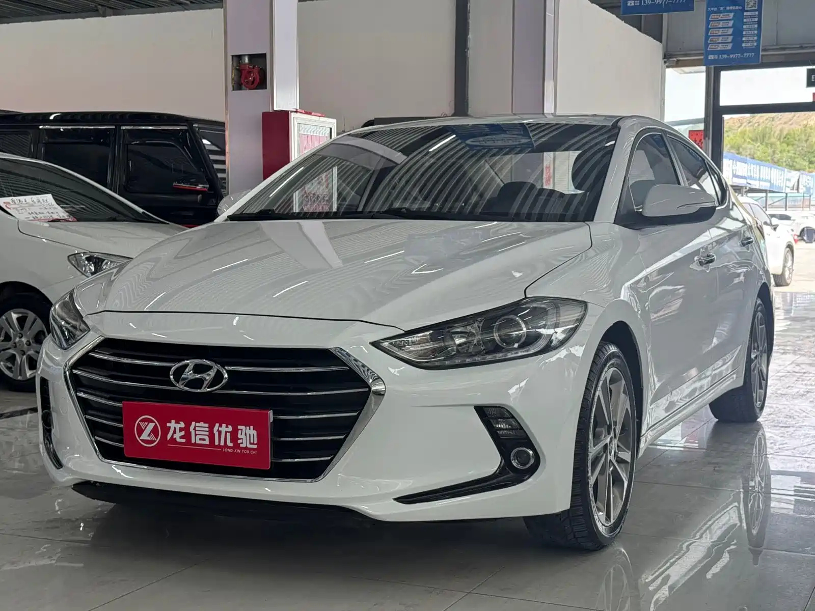 HYUNDAI ELANTRA