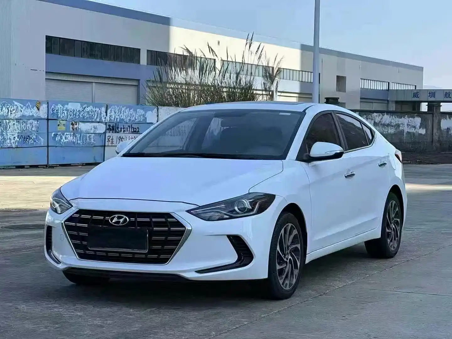HYUNDAI ELANTRA