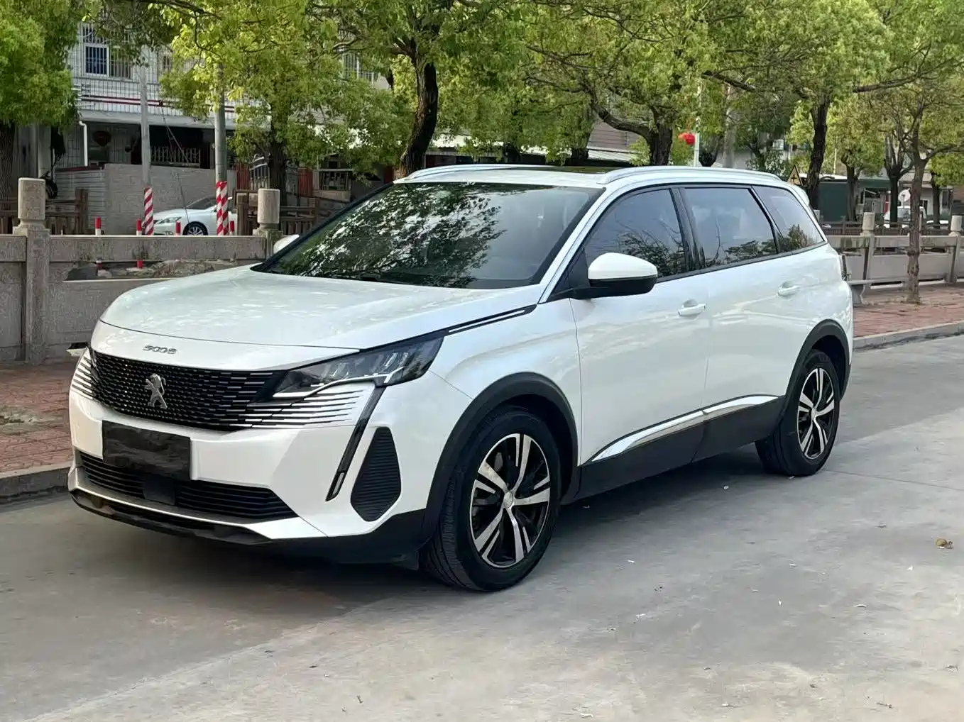 PEUGEOT 5008