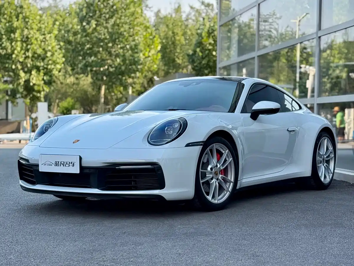 PORSCHE 911 2023