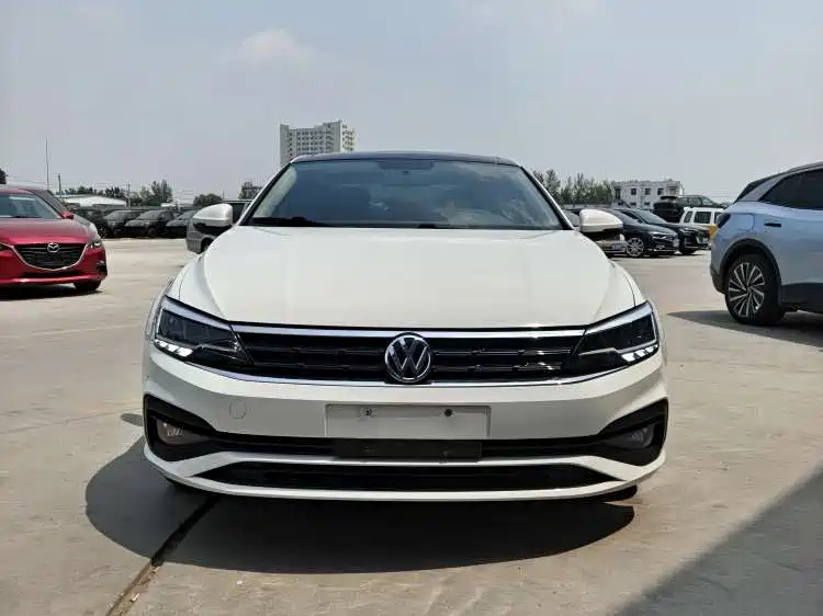 VOLKSWAGEN LAMANDO 2021