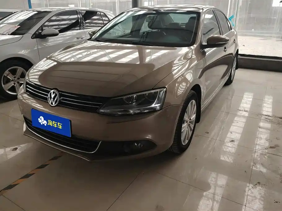 VOLKSWAGEN SAGITAR 2014