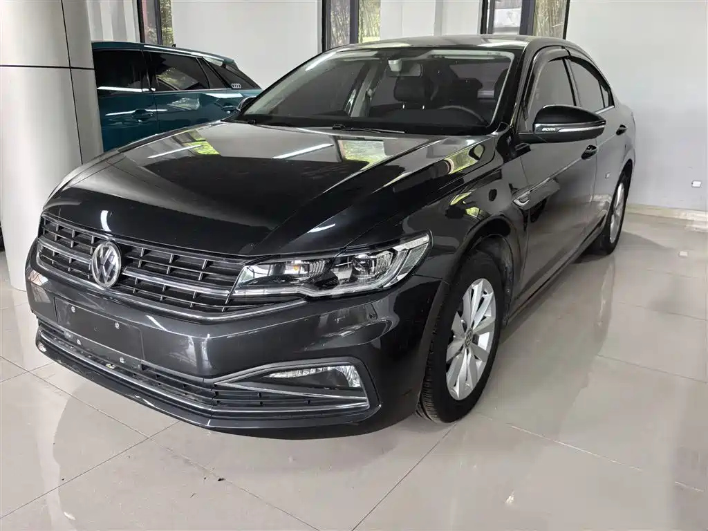 VOLKSWAGEN BORA 2020