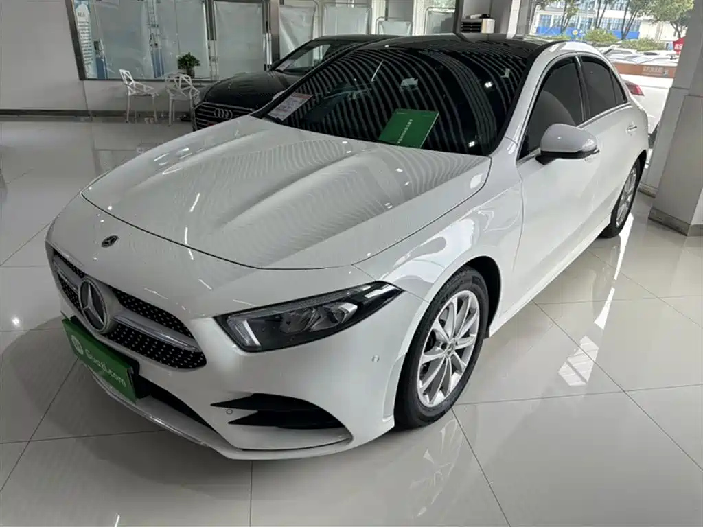 MERCEDES BENZ A-CLASS 2021
