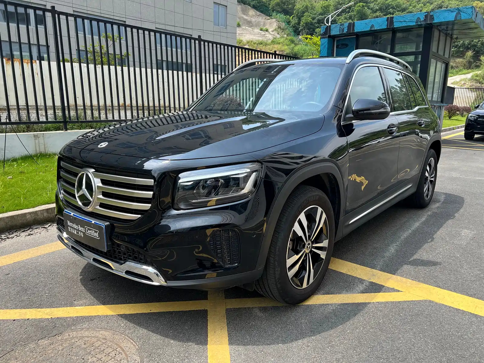 MERCEDES BENZ GLB 2024