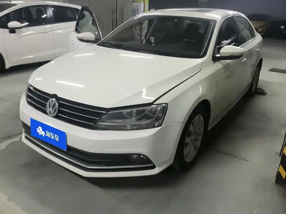 VOLKSWAGEN SAGITAR 2017