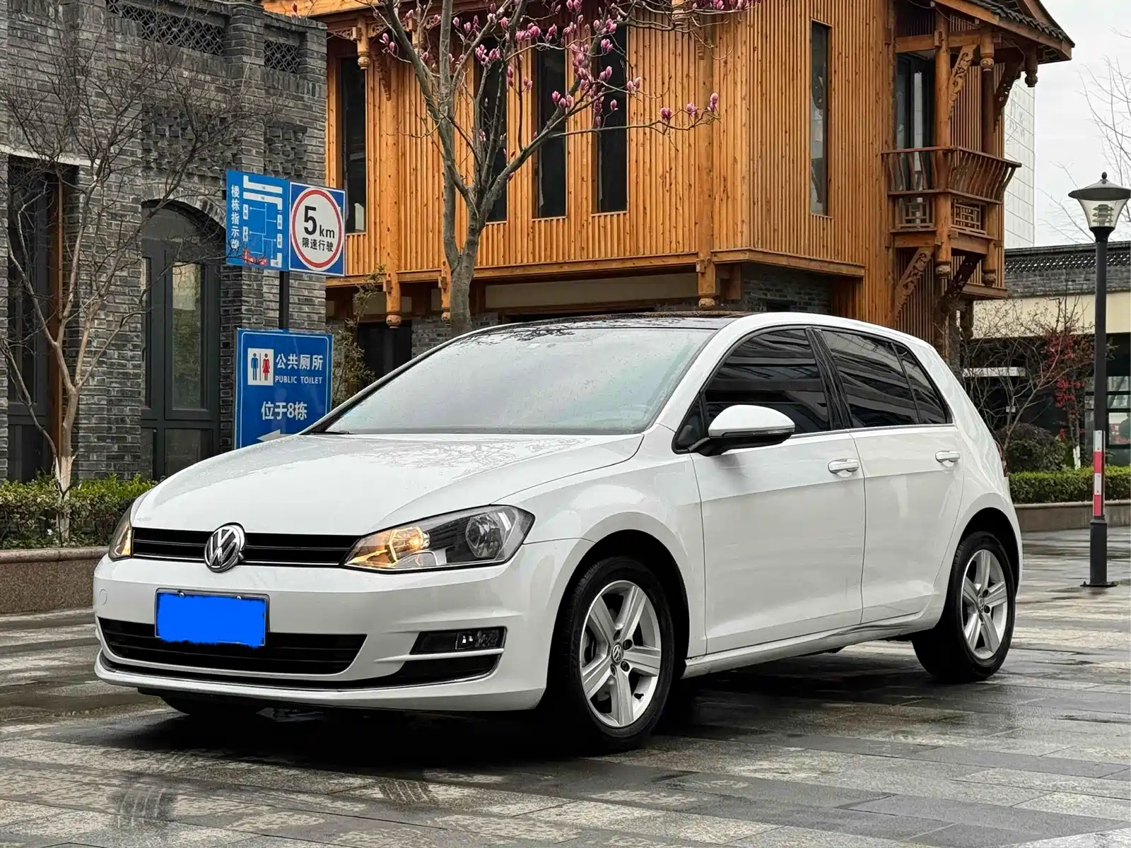 VOLKSWAGEN GOLF 2015