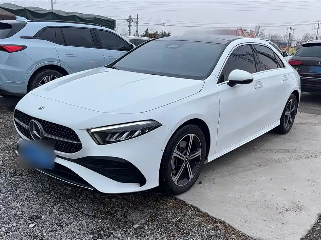 MERCEDES BENZ A-CLASS 2024