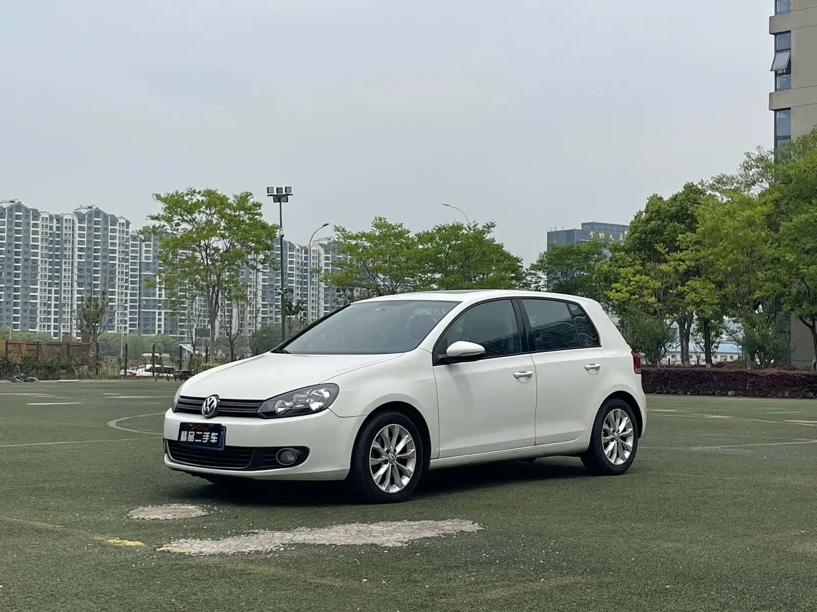 VOLKSWAGEN GOLF 2012