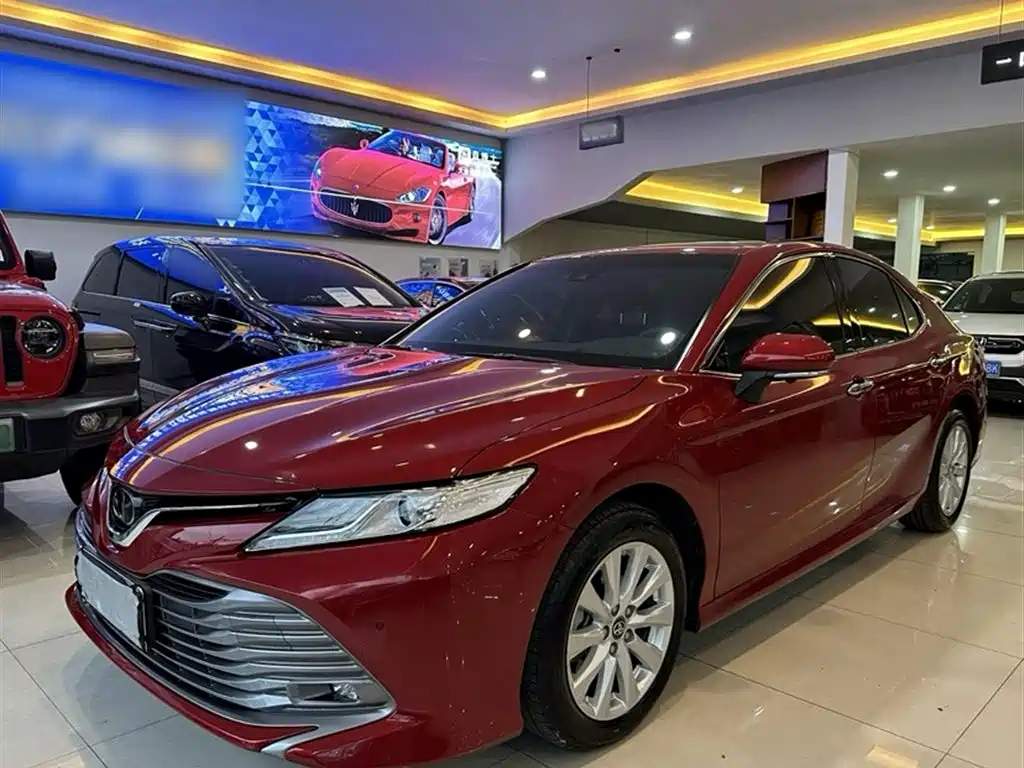 TOYOTA CAMRY 2019